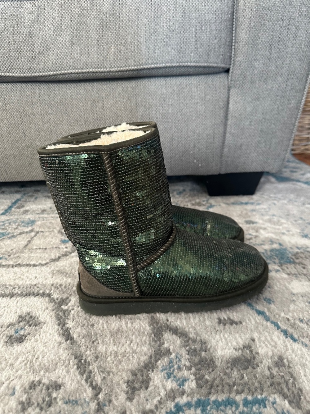 UGG Women Green Sequin Sherpa Lined Boots Size 7 Preowned